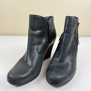 UGG Meredith Black Wedge Leather Ankle Boots S/N 1009948